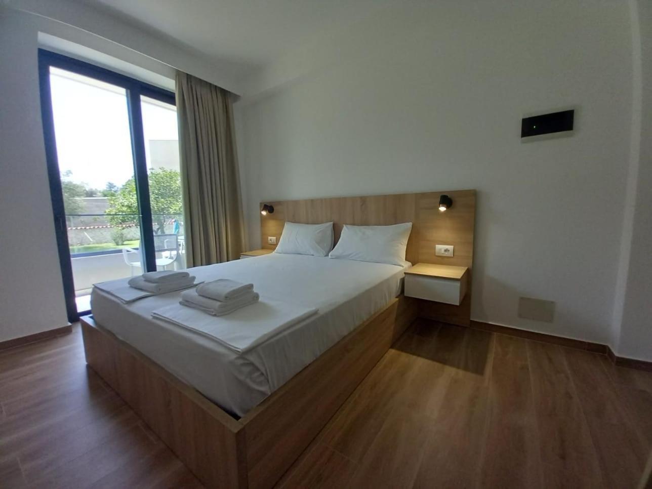 Hotel Ksamili Exteriör bild