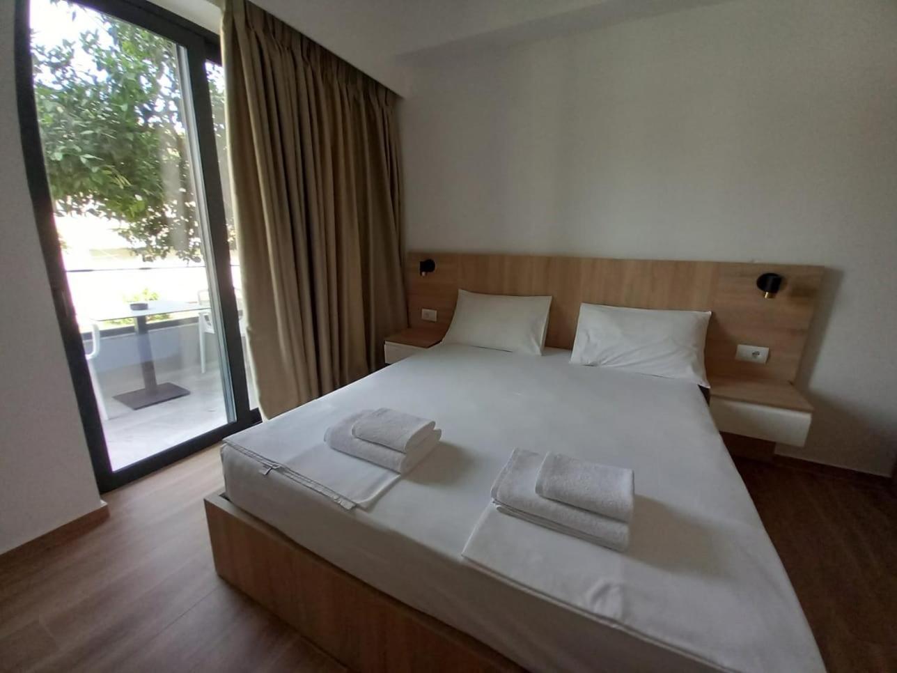 Hotel Ksamili Exteriör bild